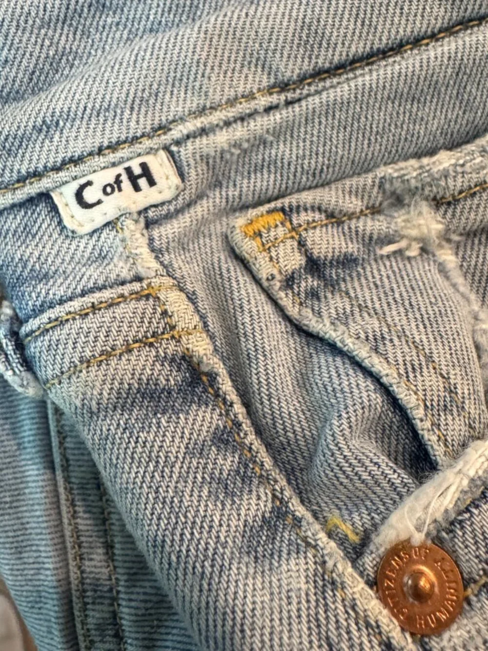 Citizens of Humanity Emerson Slim Boyfriend Jeans Size 29 Light Wash Distressed - Picture 9 of 12